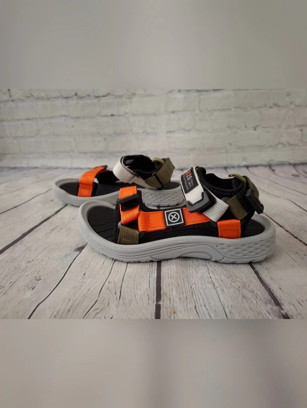 NWOT Kids Sandals With Adjustable Straps - 3
